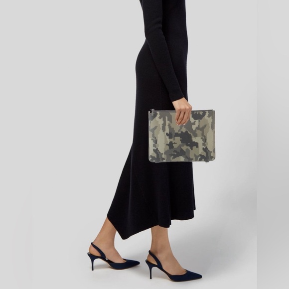 ⭐️Givenchy⭐️Digital Camo Print Zip Pouch/Clutch⭐️Always Authentic⭐️SO CLEAN⭐️ - Picture 11 of 11